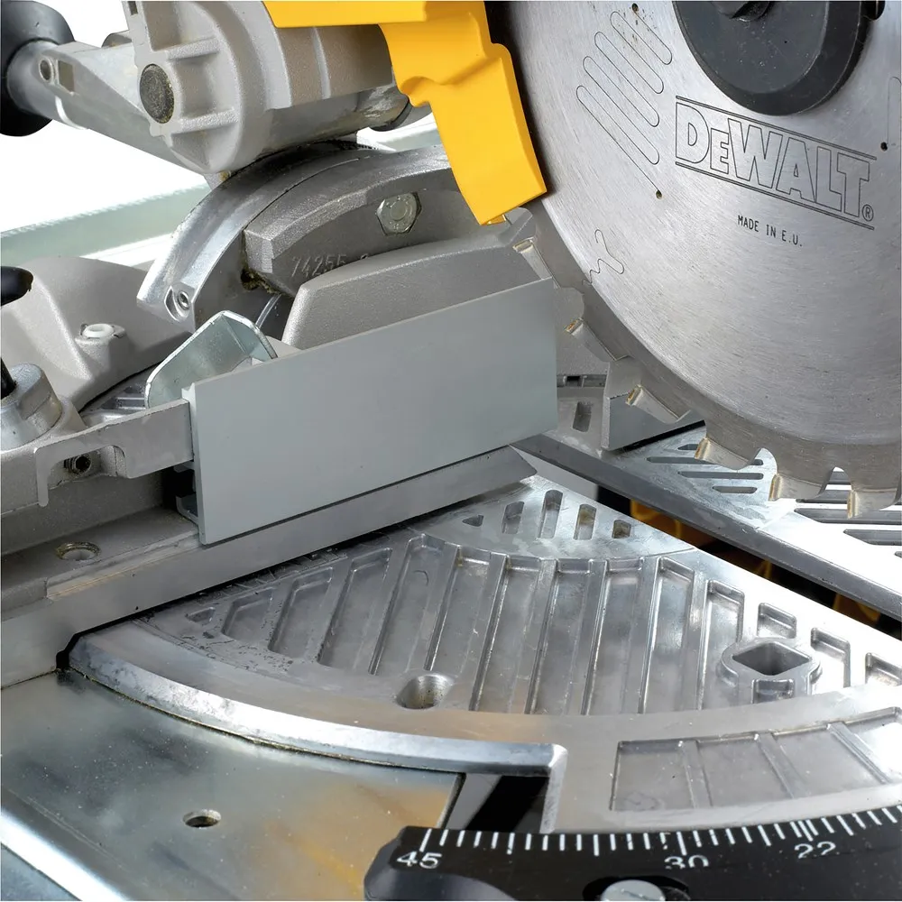 DEWALT TAFEL VERSTEKZAAGMACHINE DW743N